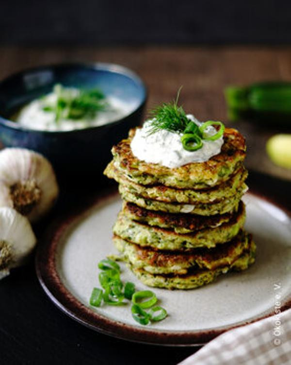 Produktfoto zu Zucchini Puffer Tsatsiki