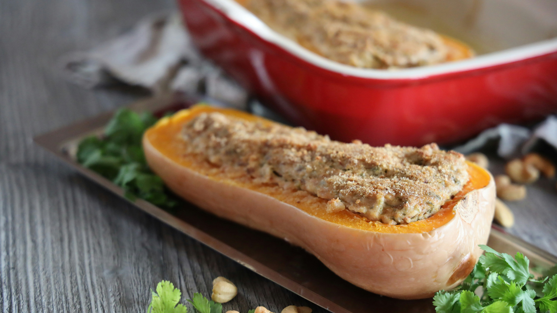 Rezeptbild für Gefüllter Butternut mit Ziegenkäse und Granatapfel